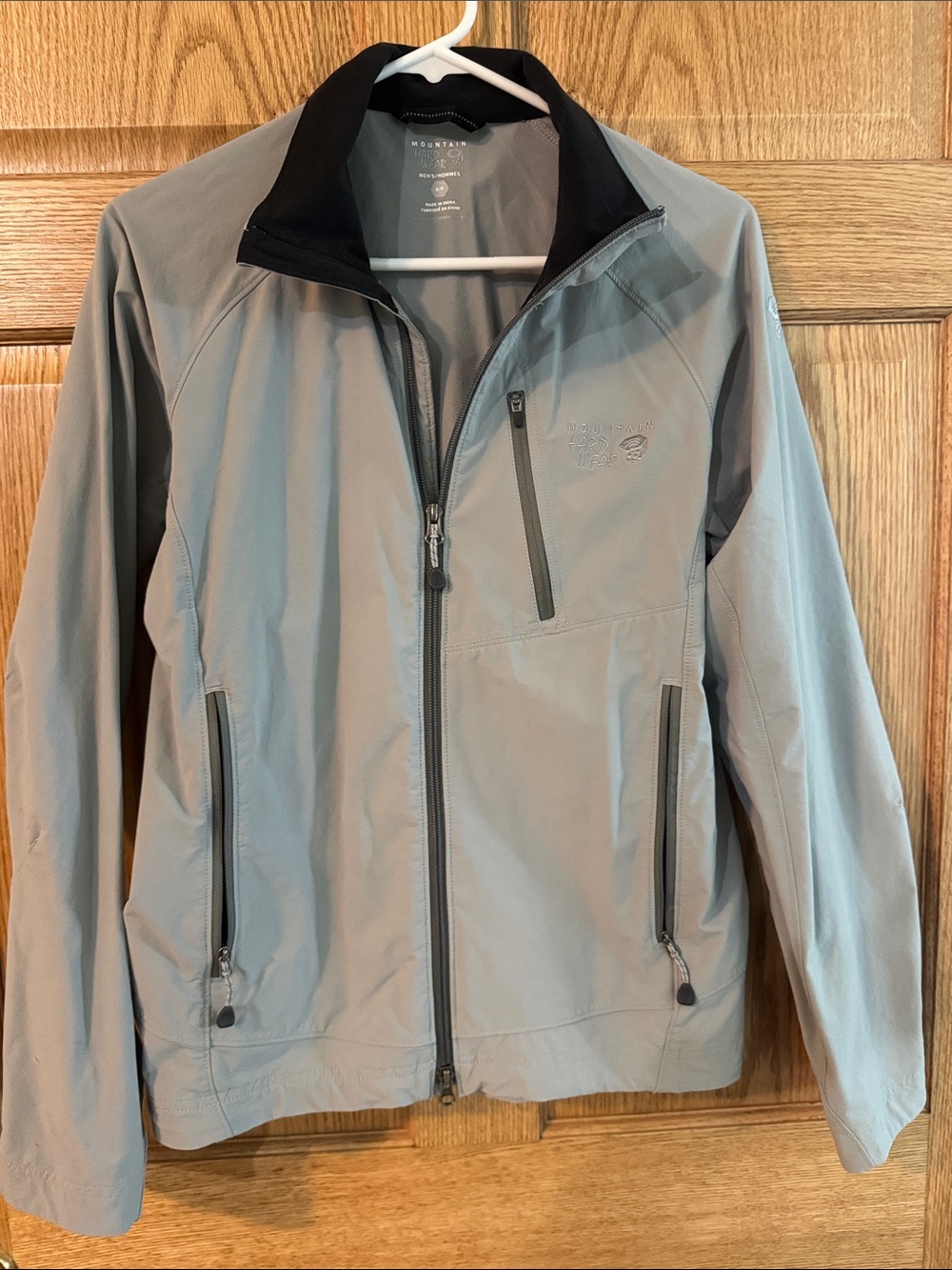 Mountain Hardwear Men’s Gray Lightweight Softshell Jacket
